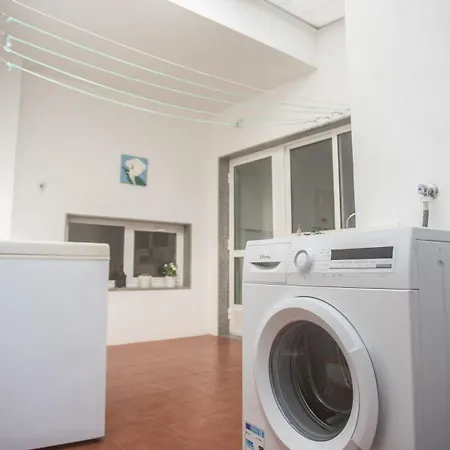 Nuevo Al Lado De La Playa En *